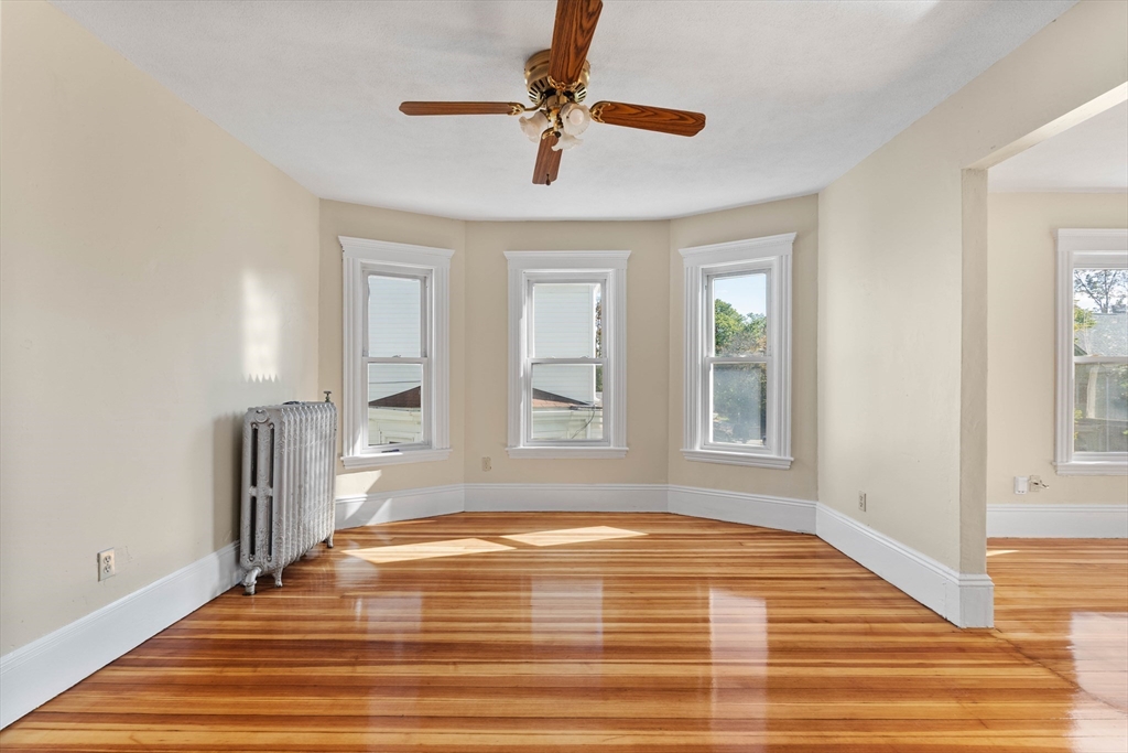 property viewer photo 4