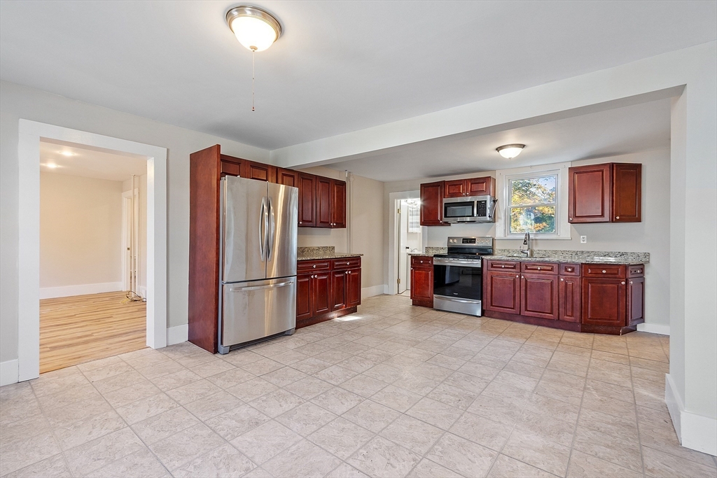 property viewer photo 3