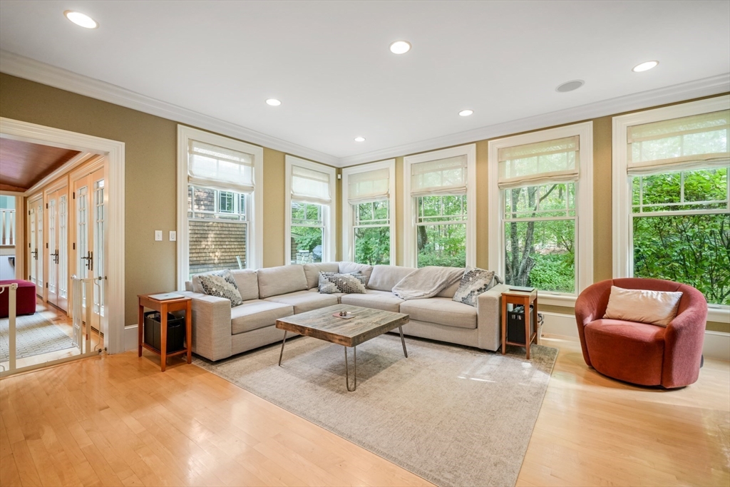 property viewer photo 9