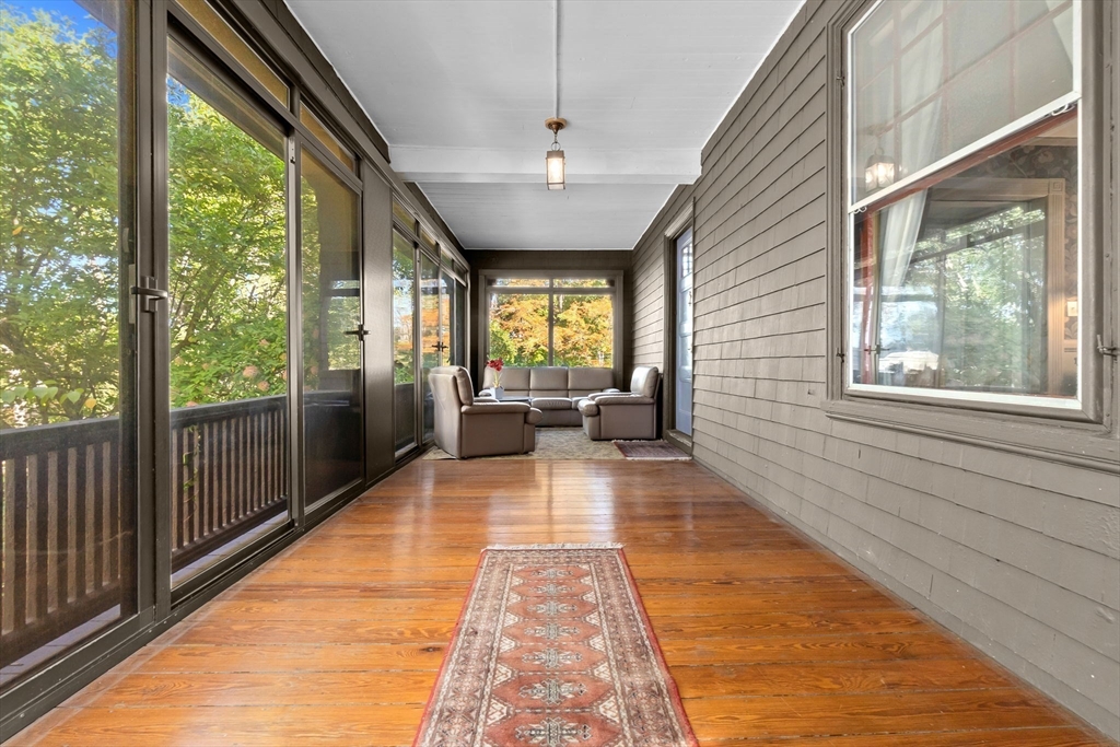 property viewer photo 3