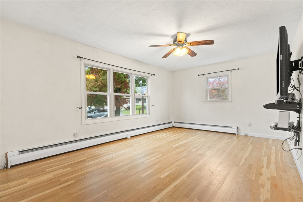 property viewer photo 3