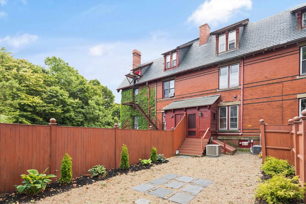 property viewer photo 26