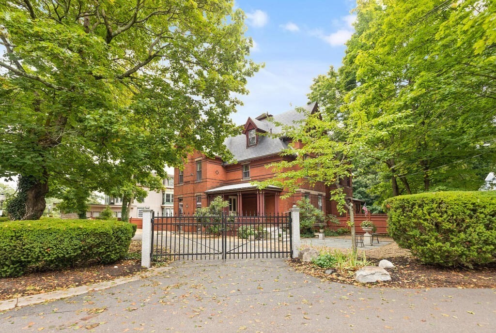 property viewer photo 3