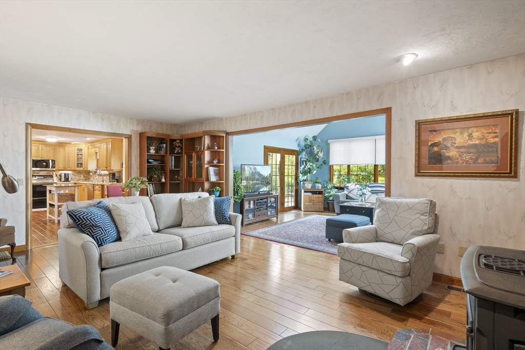 property viewer photo 10