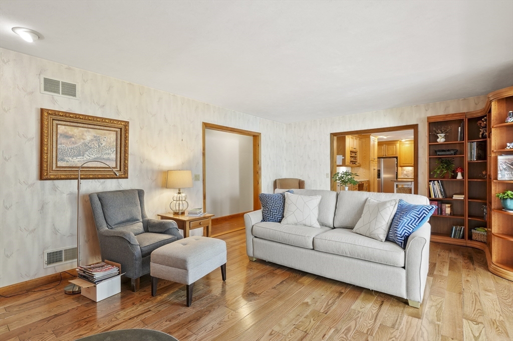 property viewer photo 9