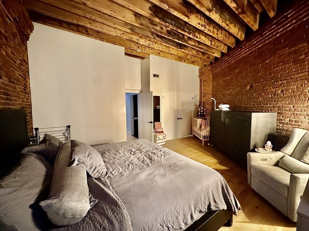 property viewer photo 18
