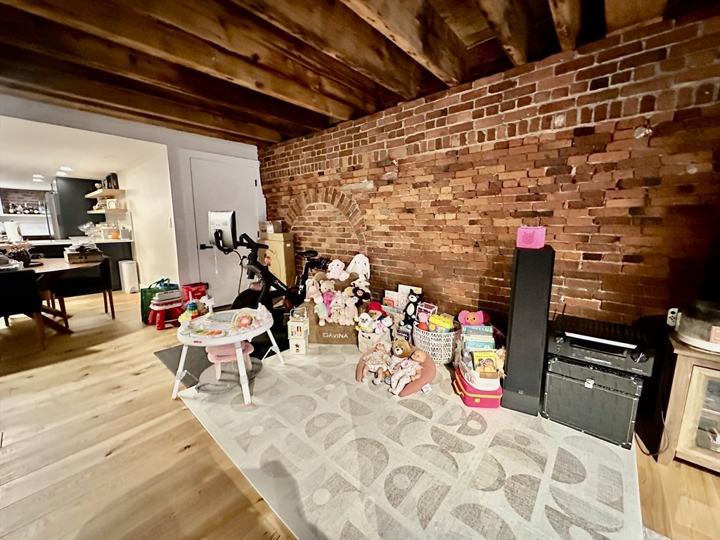 property viewer photo 7