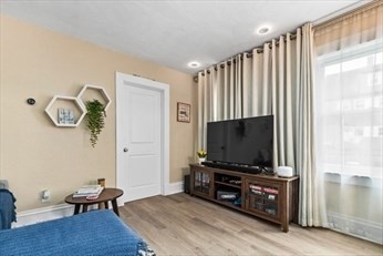property viewer photo 4