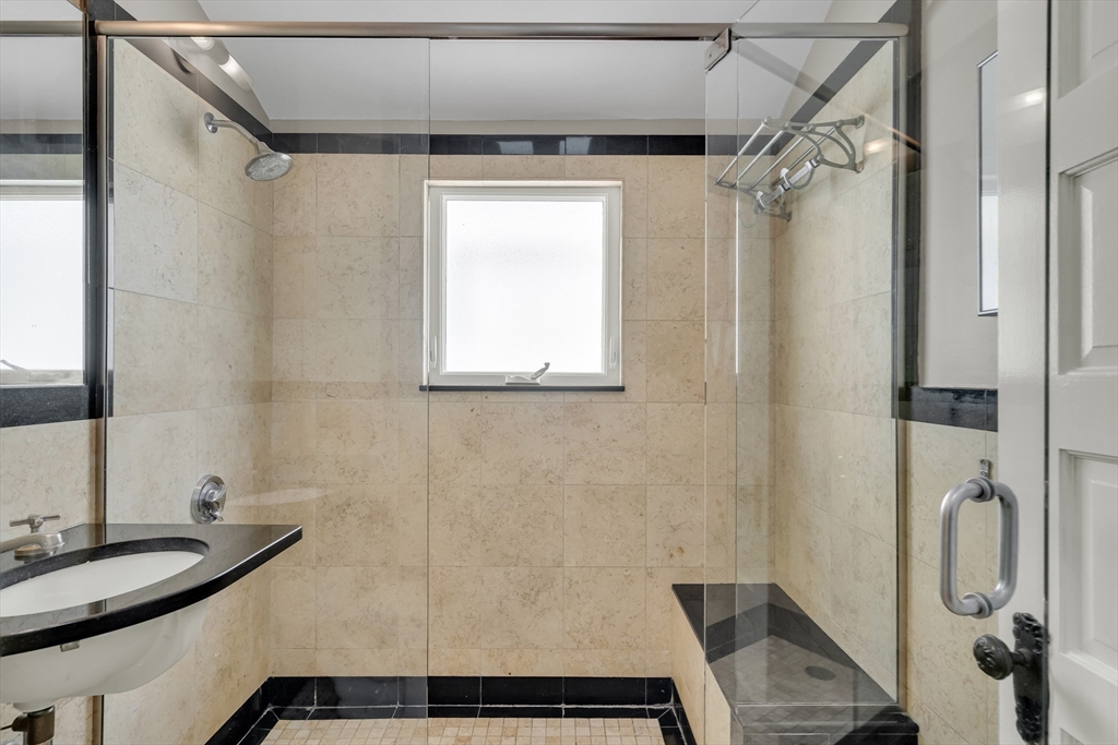 property viewer photo 24