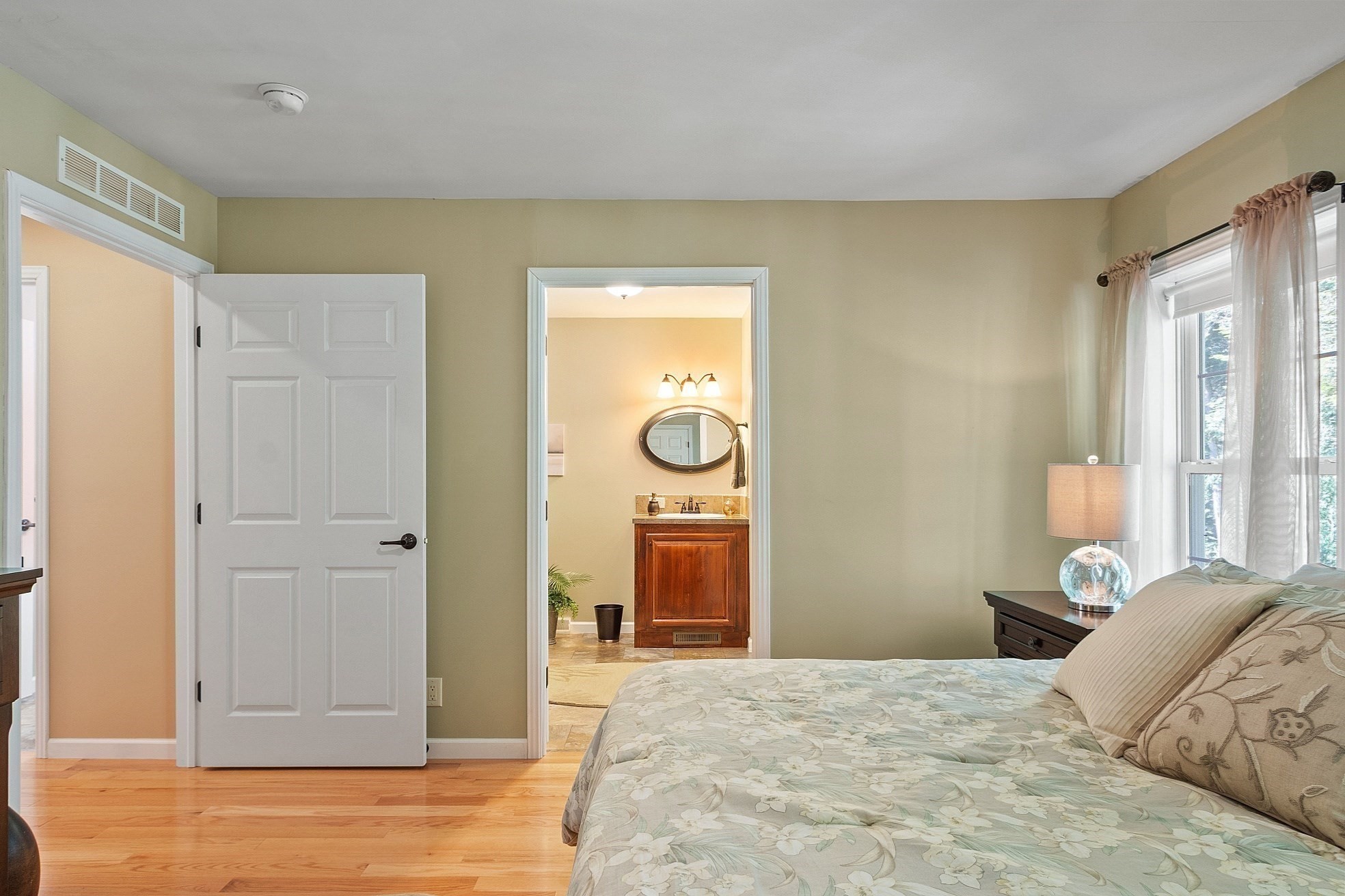 property viewer photo 24