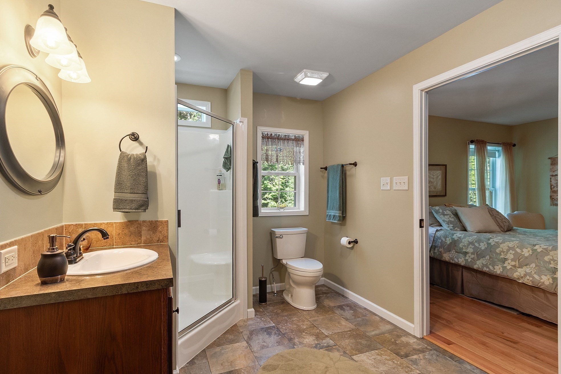 property viewer photo 26