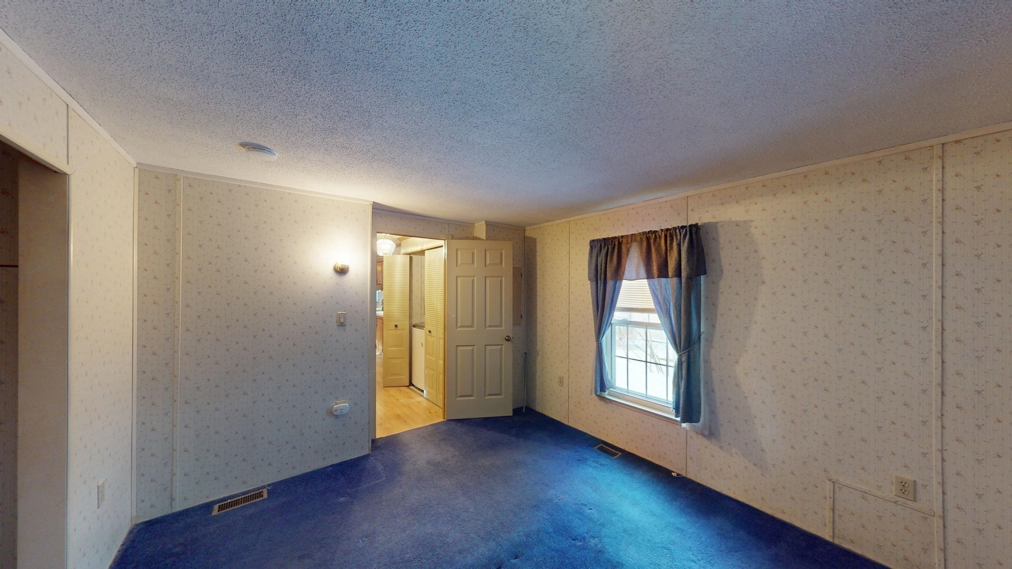 property viewer photo 18
