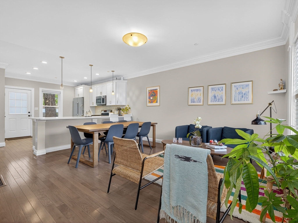 property viewer photo 3