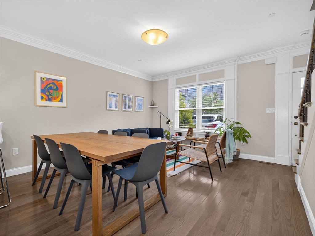 property viewer photo 4