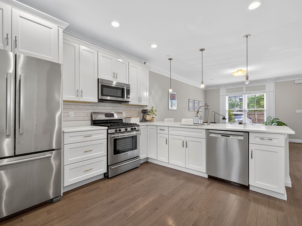 property viewer photo 9