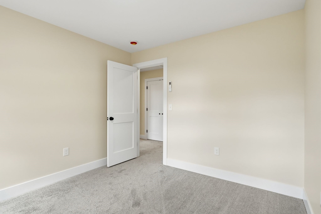 property viewer photo 31