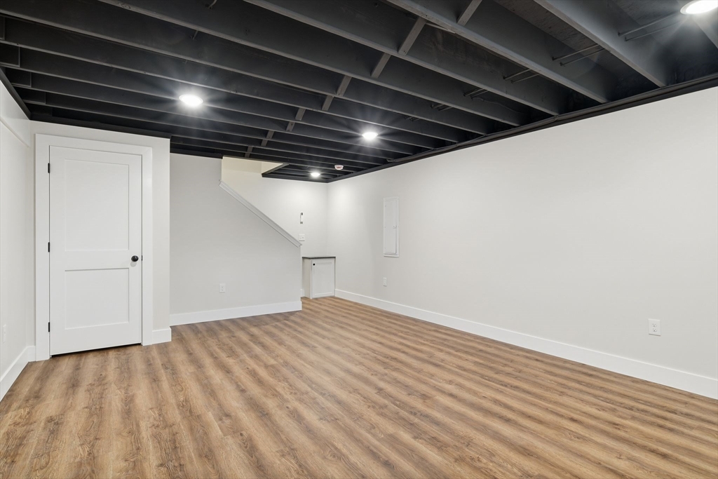 property viewer photo 35