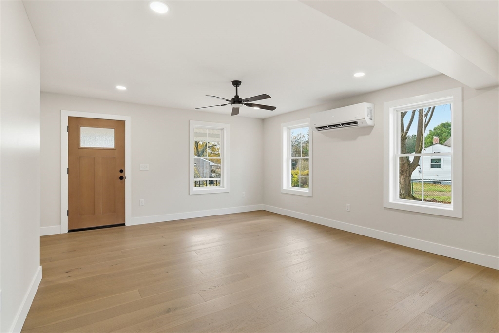 property viewer photo 4