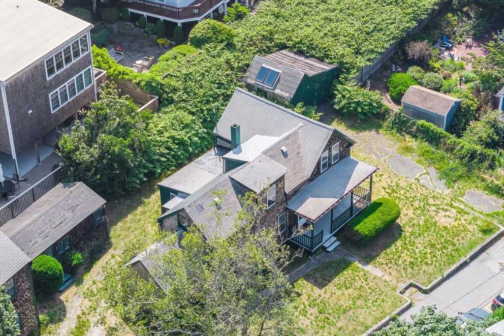main property photo 40