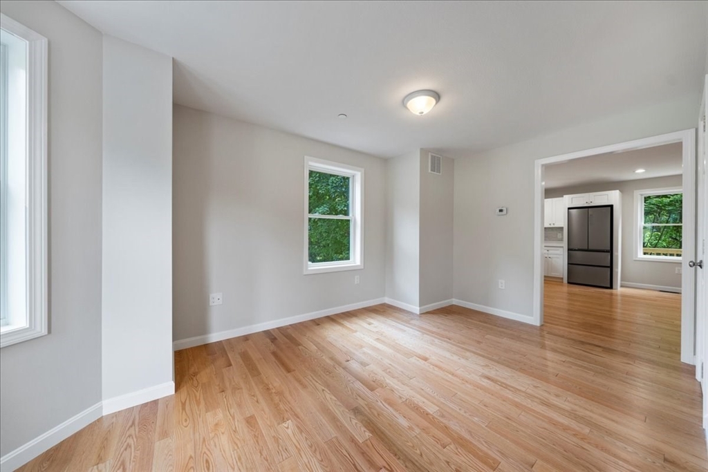 property viewer photo 10