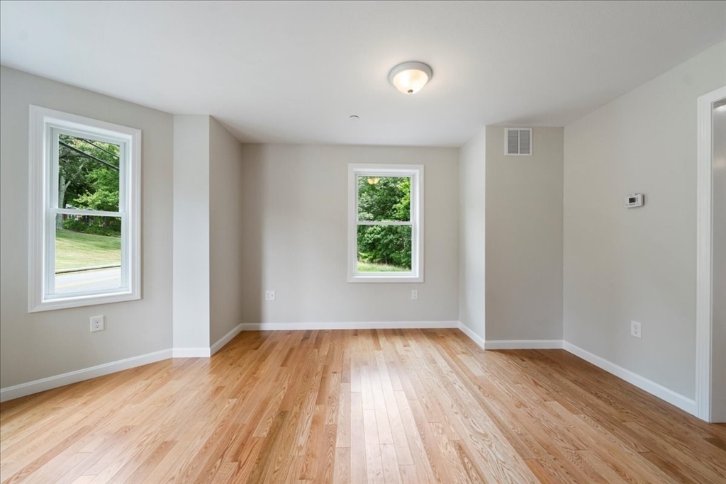 property viewer photo 12