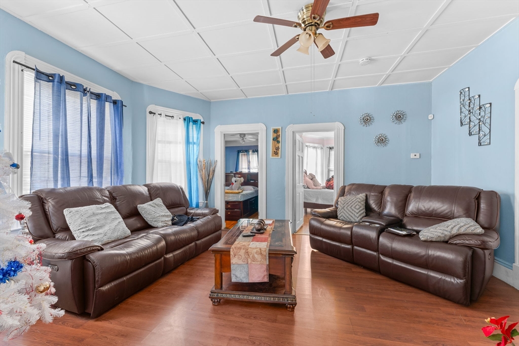property viewer photo 8