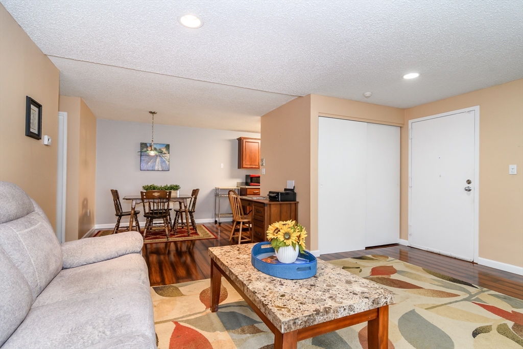 property viewer photo 2
