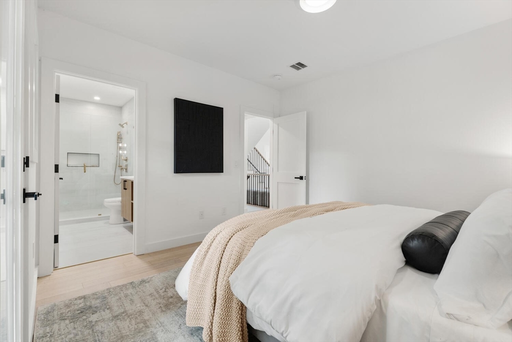 property viewer photo 13
