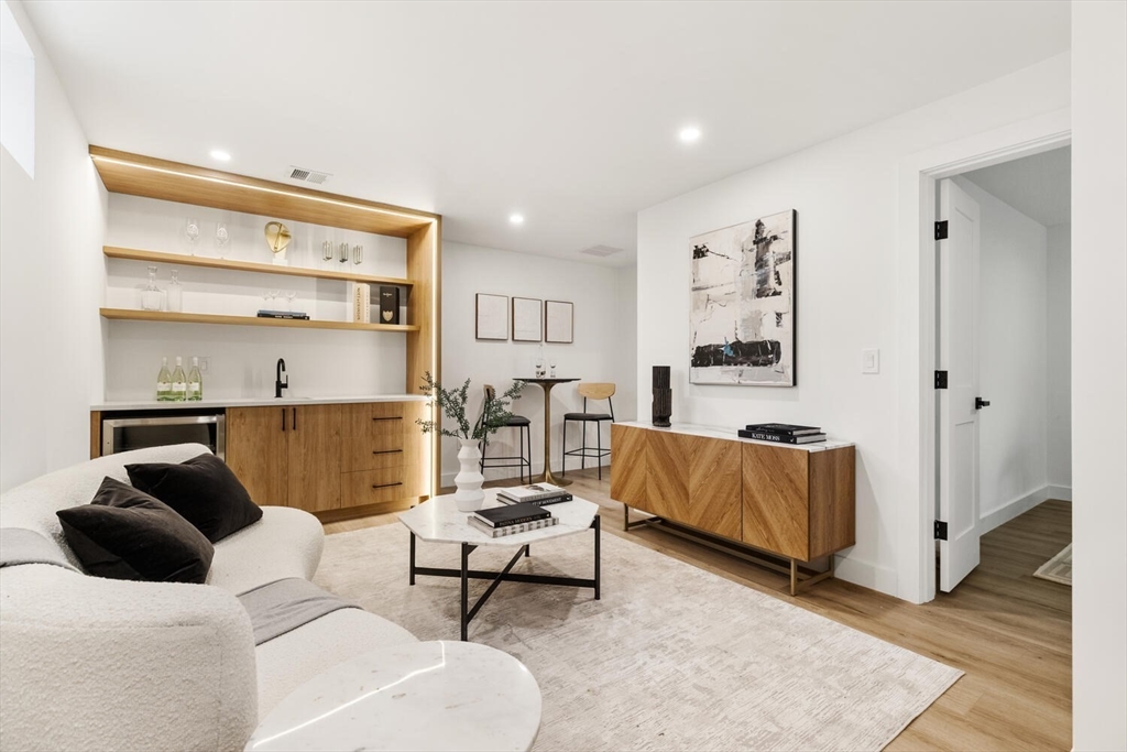 property viewer photo 18
