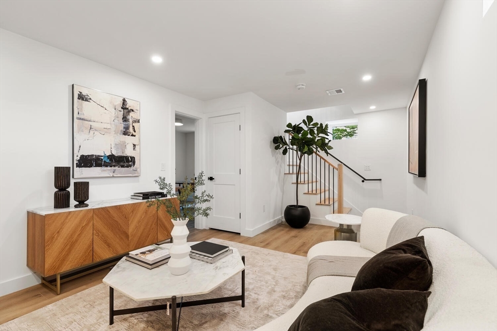 property viewer photo 19