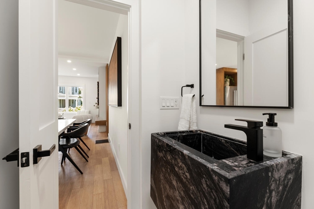 property viewer photo 9