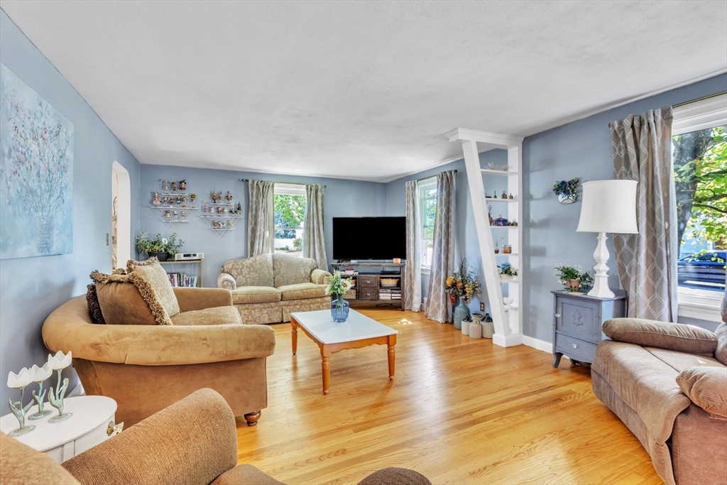 property viewer photo 9