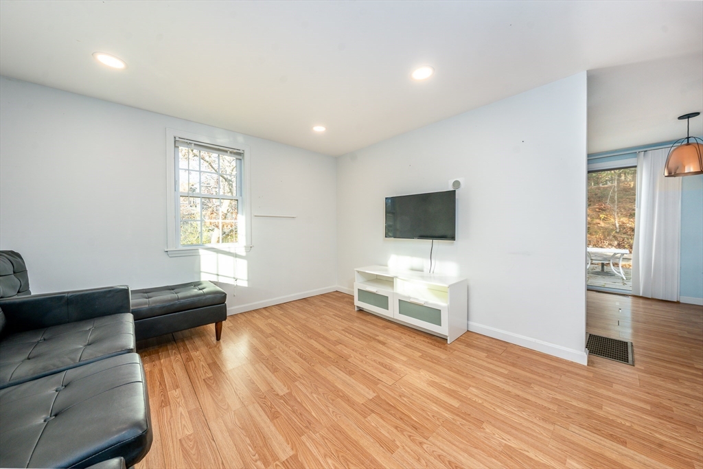 property viewer photo 2