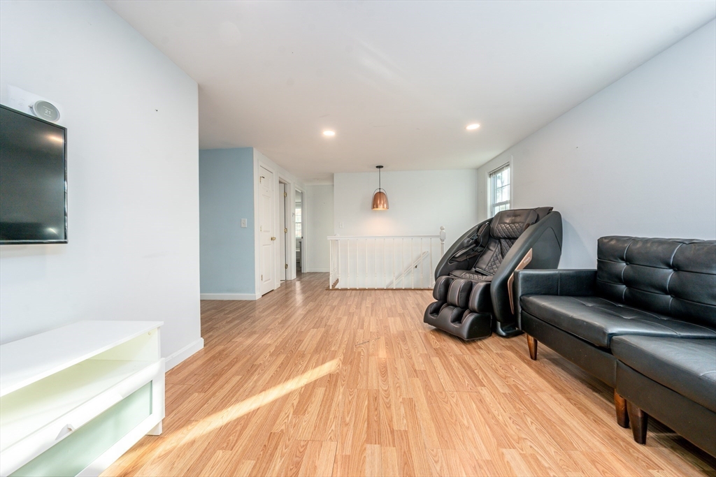 property viewer photo 3