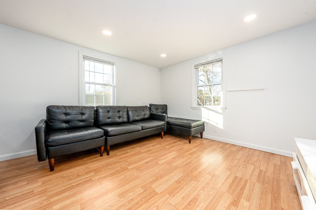 property viewer photo 4