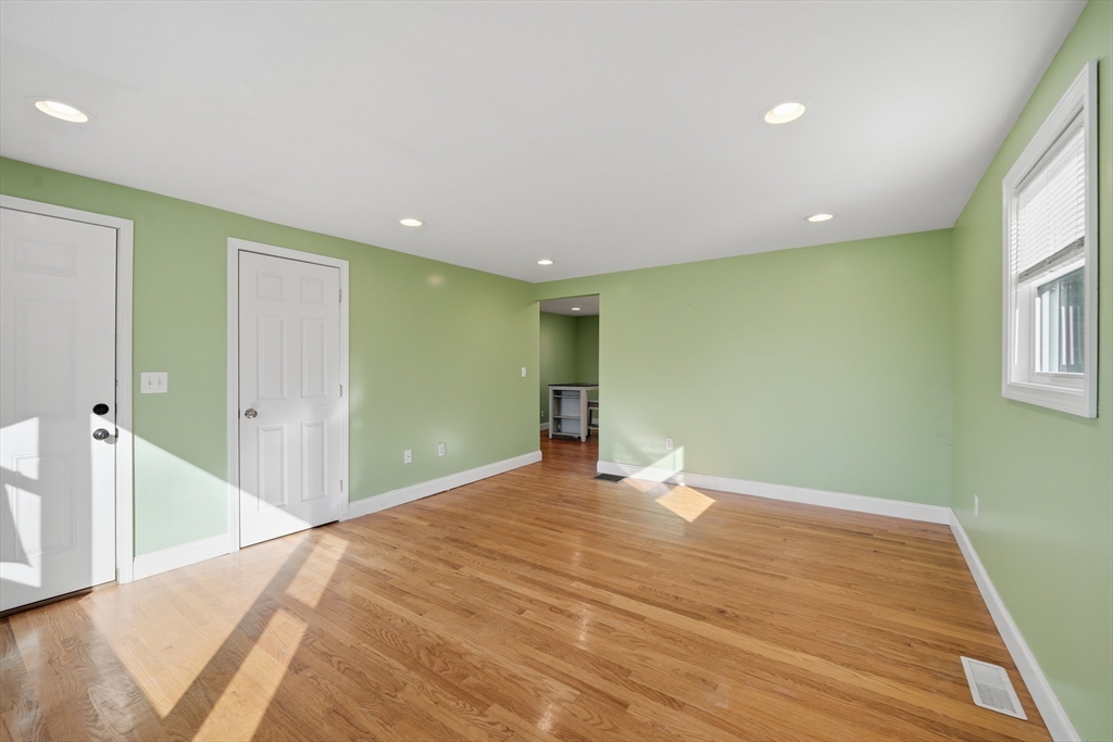 property viewer photo 10