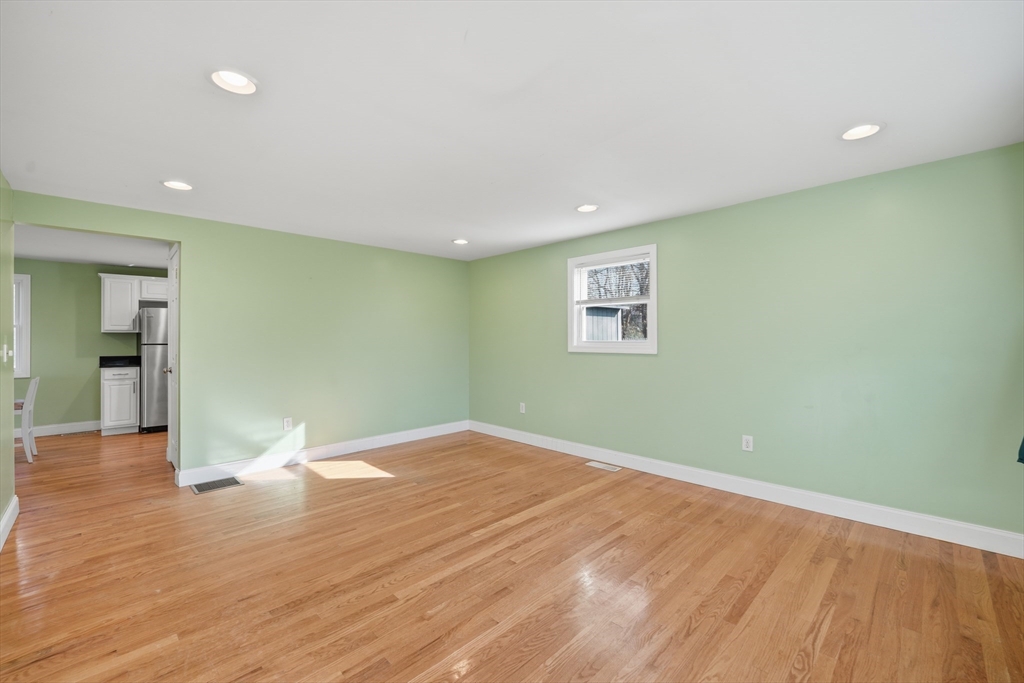 property viewer photo 11