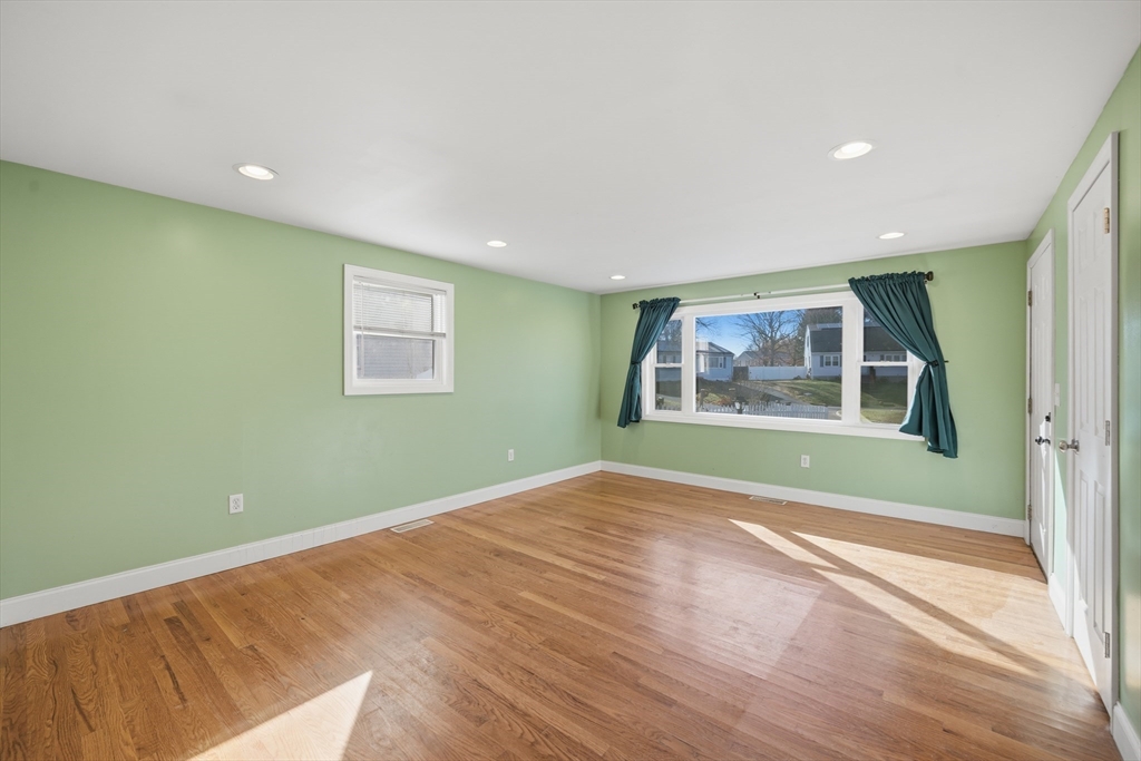 property viewer photo 8