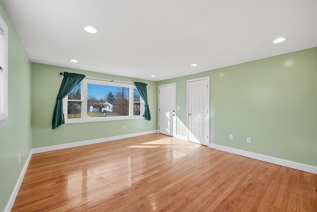 property viewer photo 9