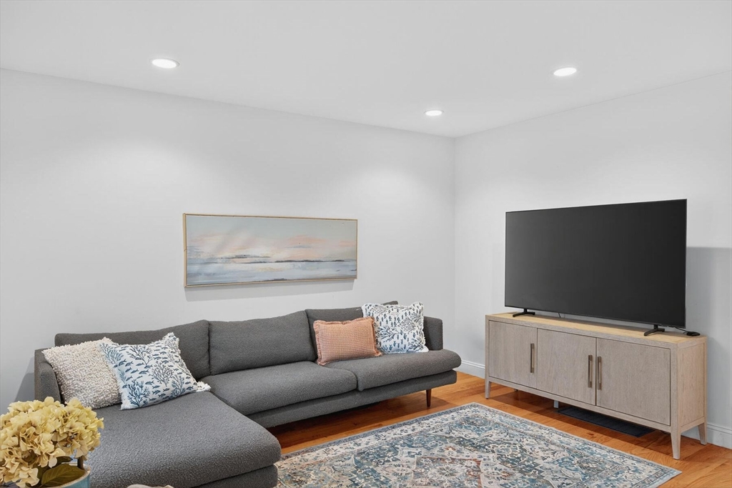 property viewer photo 18