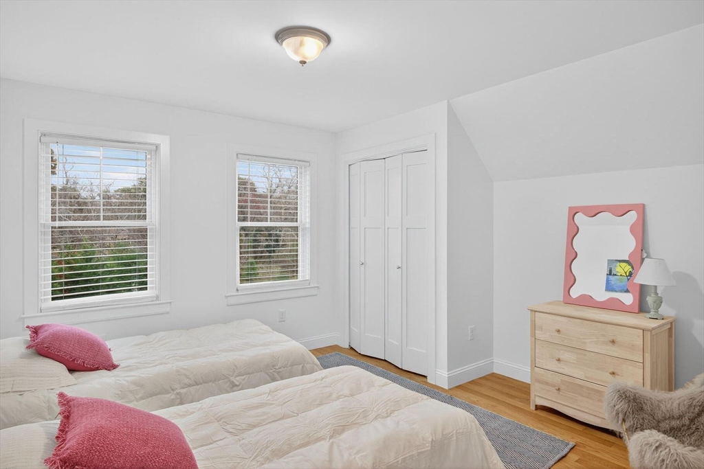property viewer photo 35