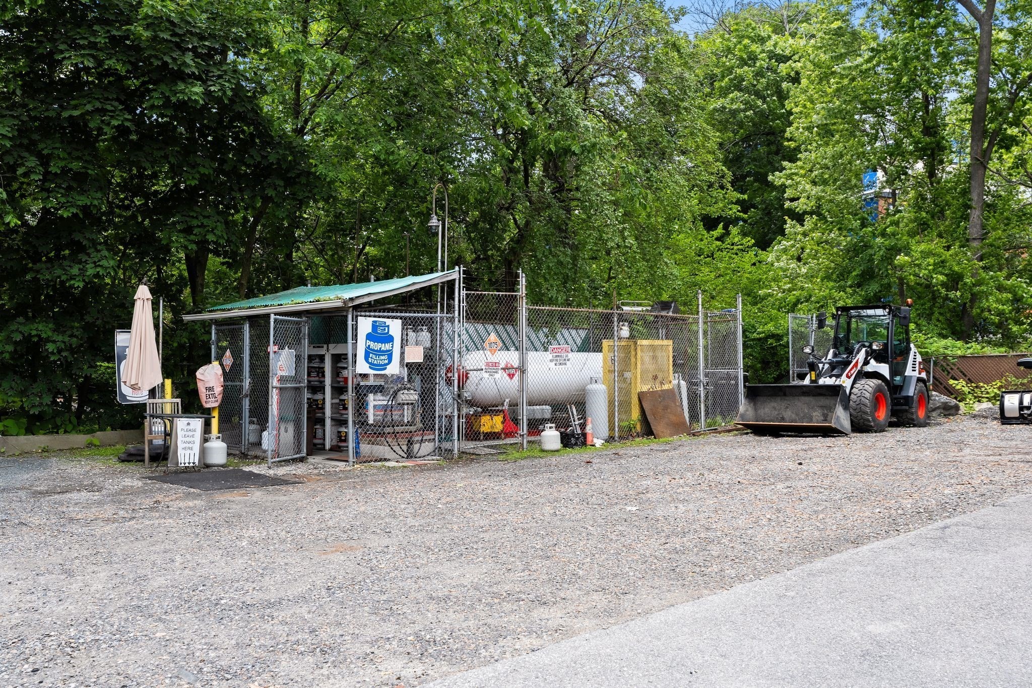 main property photo 16