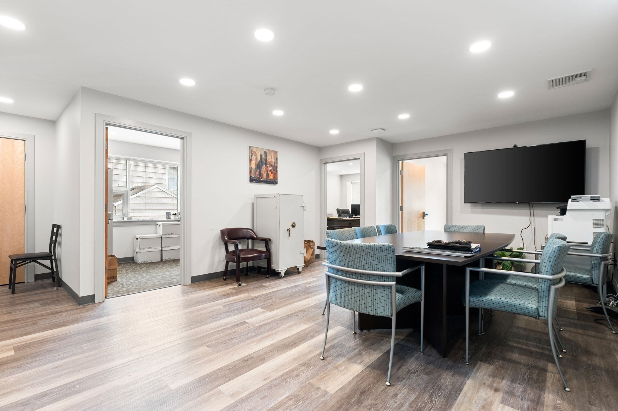 main property photo 29