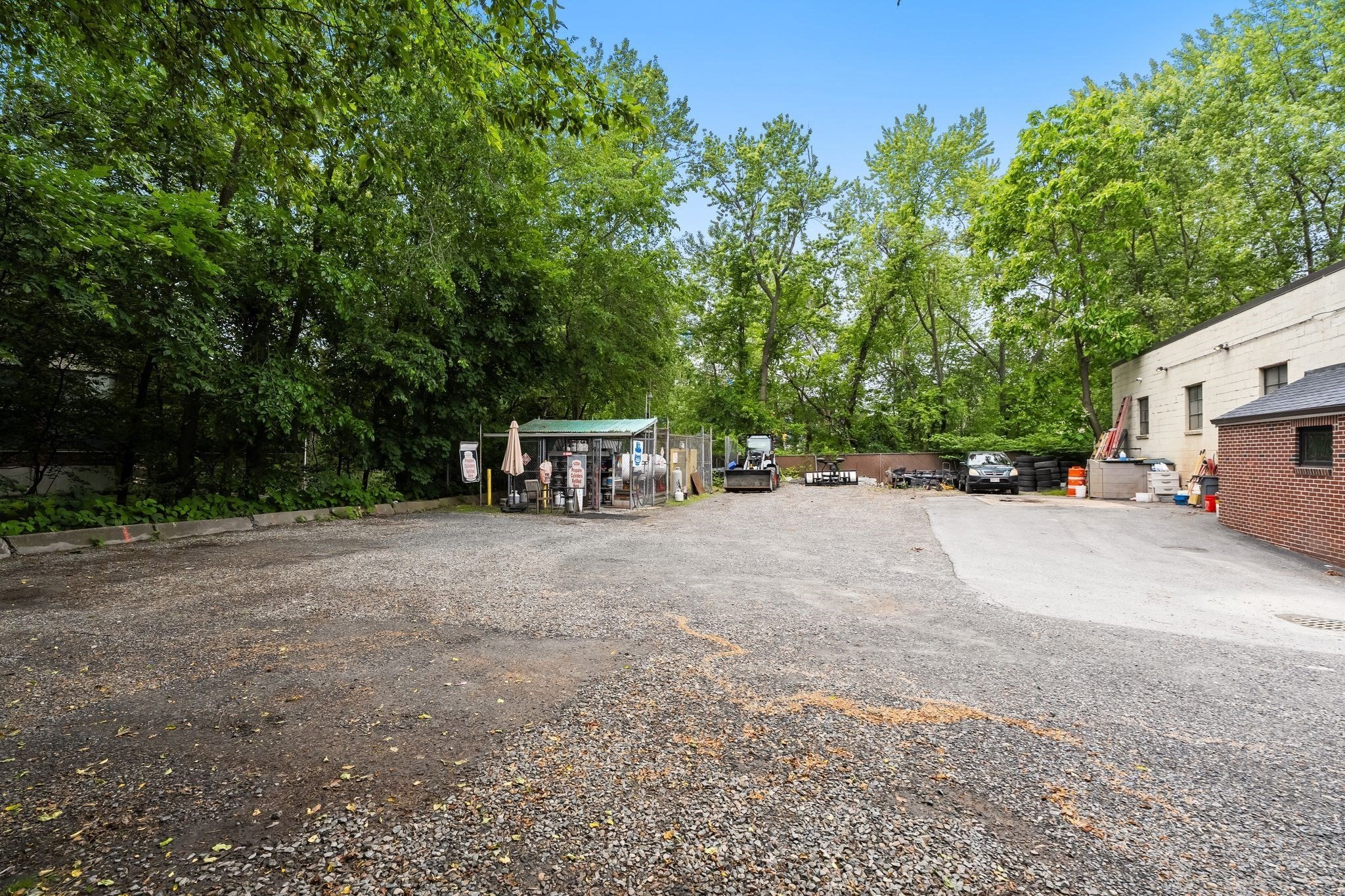 main property photo 34