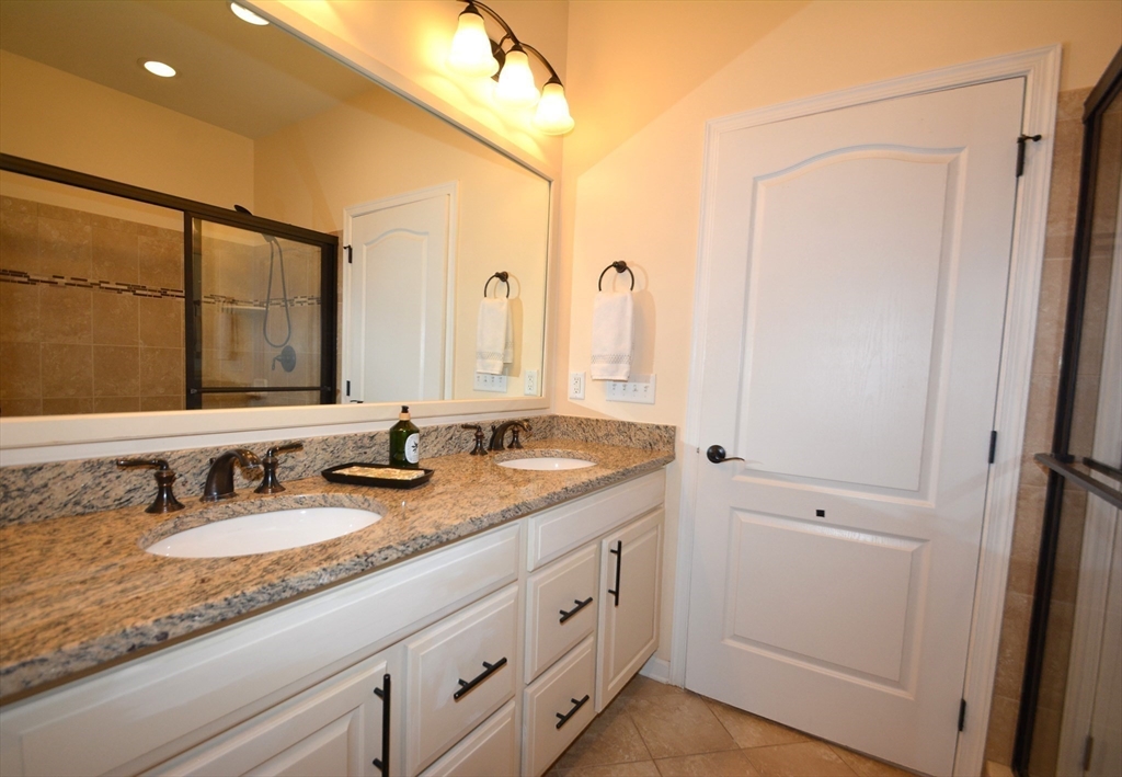 property viewer photo 18