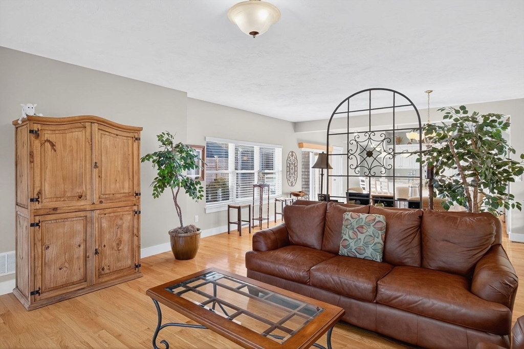 property viewer photo 26