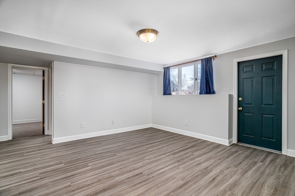 property viewer photo 3