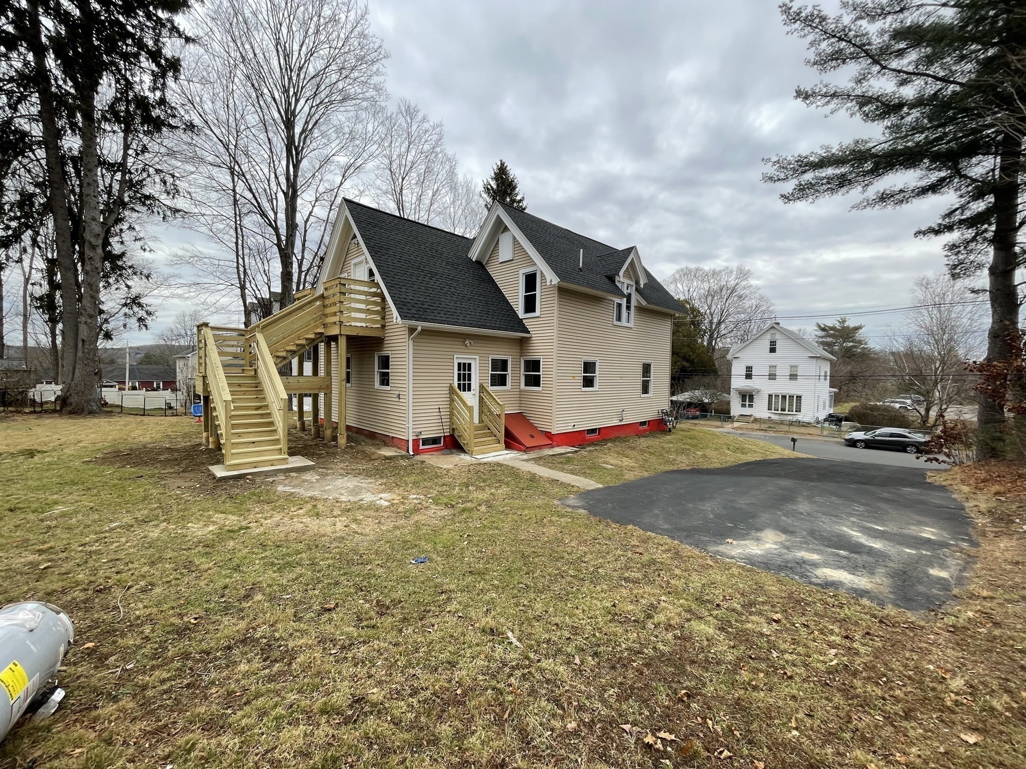 main property photo 33