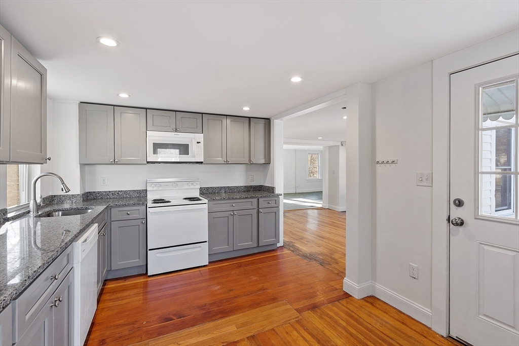 property viewer photo 7