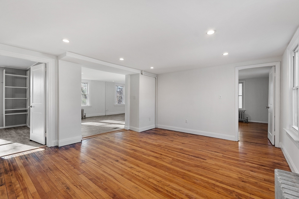 property viewer photo 9